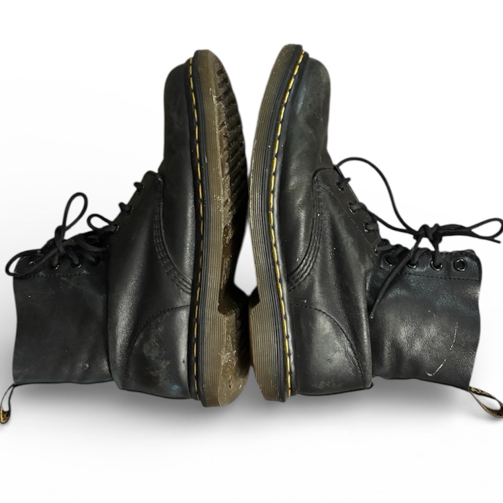 Dr. Marten’s classic combat boots women’s size 9 worn in condition - Picture 3 of 14